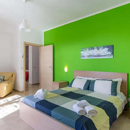 Marigu Con E Piscina Villa