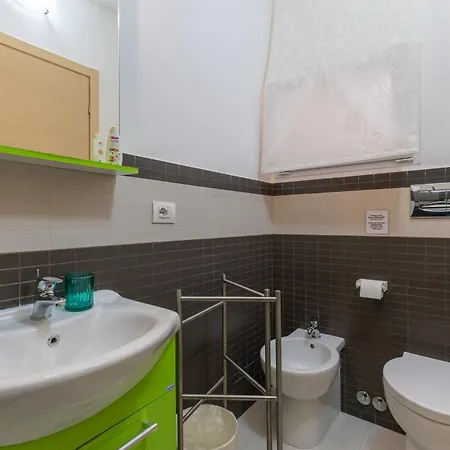 Marigu Con E Piscina シクリ