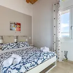 Marigu Con E Piscina 빌라 시클리