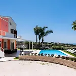 Marigu Con E Piscina 빌라 시클리