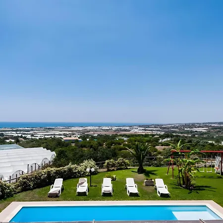 Villa Marigu Con E Piscina