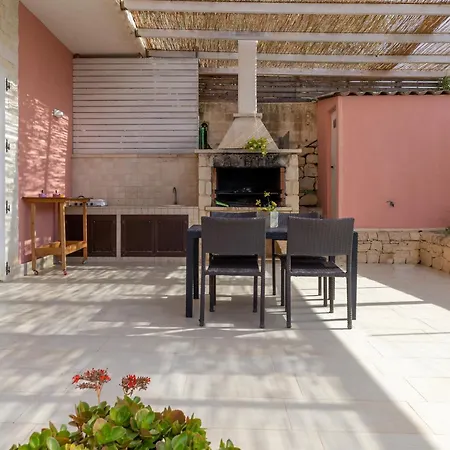 Villa Marigu Con E Piscina Scicli