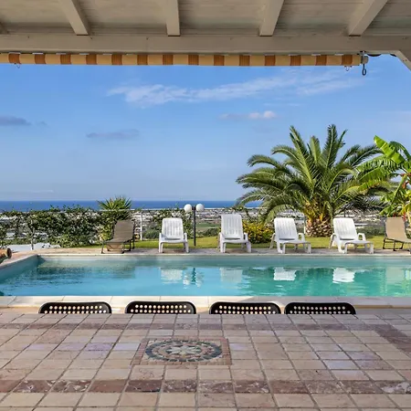 Villa Marigu Con E Piscina *