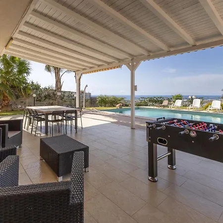Marigu Con E Piscina Villa